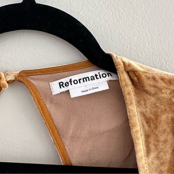 Reformation Cambrie Dress Gold - Picture 4 of 8